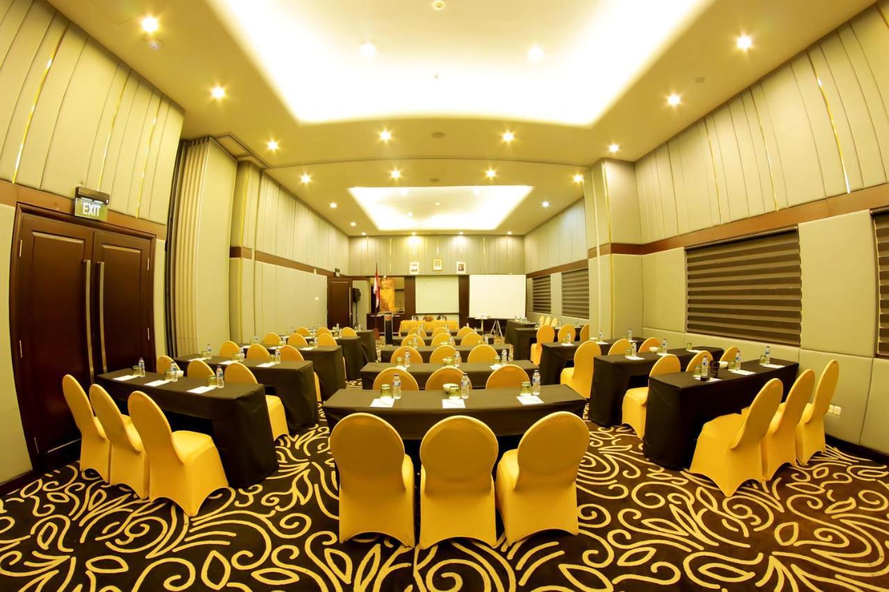 Swiss-Belhotel Ambon Exterior photo